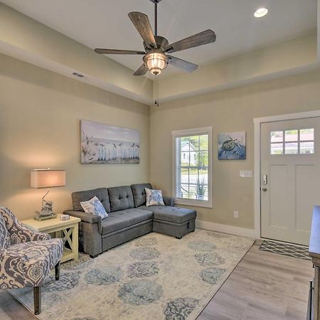 Ocean Isle Beach Home With Shared Lanai And Grill Екстериор снимка