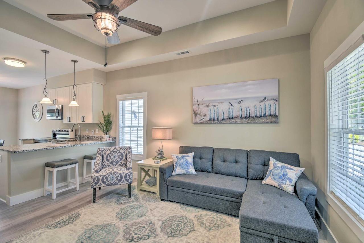 Ocean Isle Beach Home With Shared Lanai And Grill Екстериор снимка