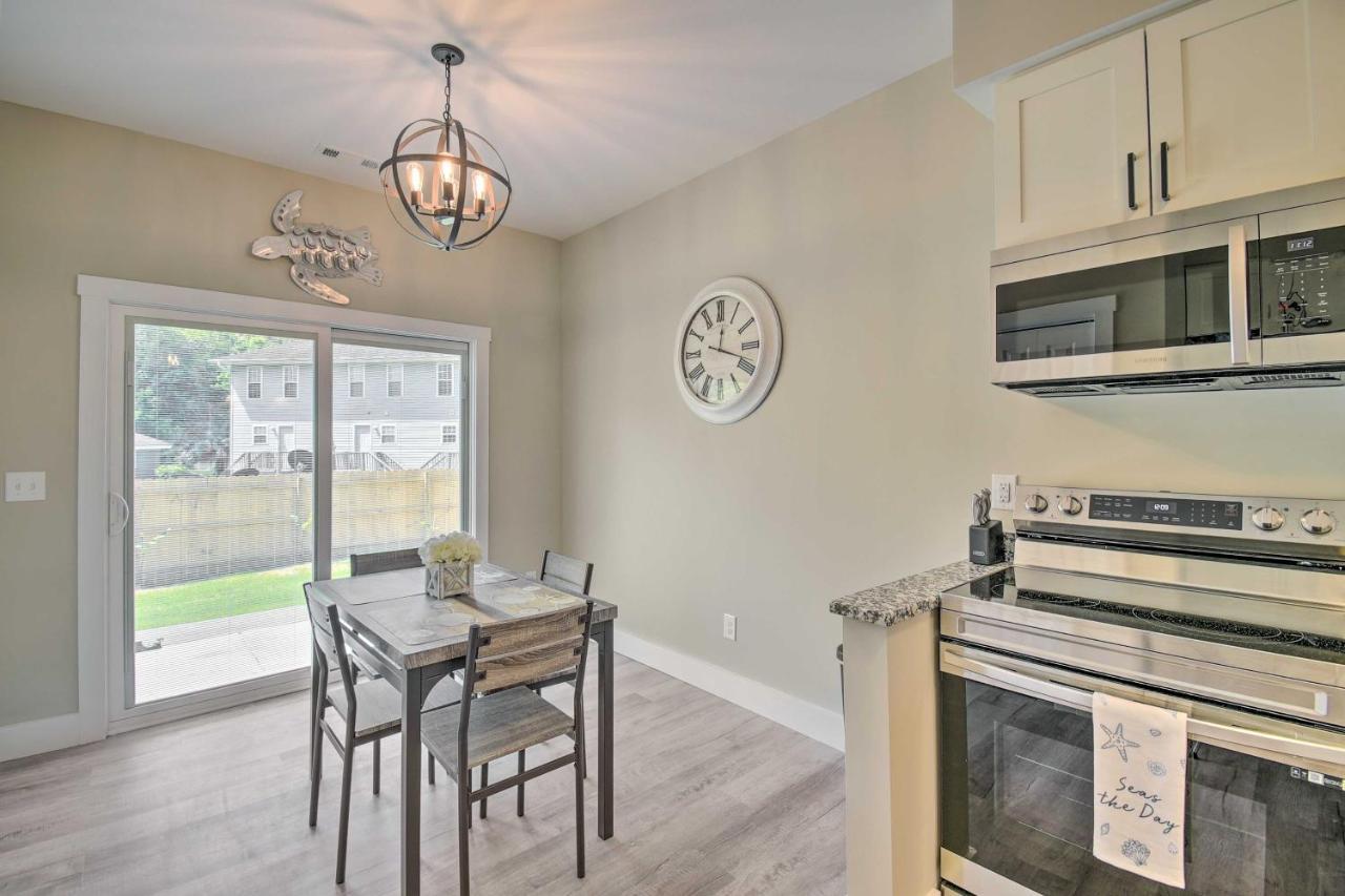 Ocean Isle Beach Home With Shared Lanai And Grill Екстериор снимка