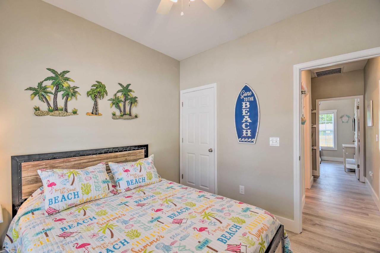 Ocean Isle Beach Home With Shared Lanai And Grill Екстериор снимка